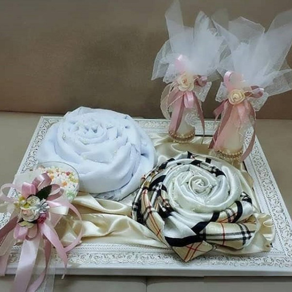 تزیین عیدی عروس برای عید قربان و غدیر در اینستاگرام تزیین عیدی عروس ساده تزیین میوه عیدی عروس سفره عیدی عروس برای نامزد عیدی برای داماد تزیین برنج خام برای عیدی عروس تزیین شیرینی برای عیدی عروس تزیین سینی عیدی برای عروس نی نی سایت