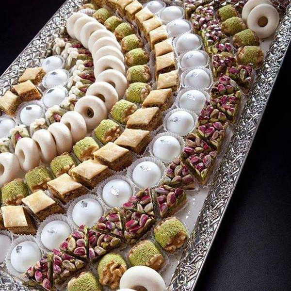 تزیین عیدی عروس برای عید قربان و غدیر در اینستاگرام تزیین عیدی عروس ساده تزیین میوه عیدی عروس سفره عیدی عروس برای نامزد عیدی برای داماد تزیین برنج خام برای عیدی عروس تزیین شیرینی برای عیدی عروس تزیین سینی عیدی برای عروس نی نی سایت