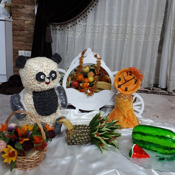 تزیین شب یلدا برای عروس  تزیین شب یلدا برای مدرسه تزیین شب یلدا ۱۴۰۰ تزیین میز شب یلدا ساده و شیک تزیین شب یلدا برای عروس اینستاگرام تزیین پالتوی عروس شب یلدا تزیین شب یلدا سنتی
