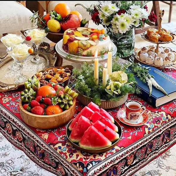 تزیین شب یلدا برای عروس  تزیین شب یلدا برای مدرسه تزیین شب یلدا ۱۴۰۰ تزیین میز شب یلدا ساده و شیک تزیین شب یلدا برای عروس اینستاگرام تزیین پالتوی عروس شب یلدا تزیین شب یلدا سنتی