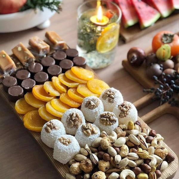 خوراکی های شب یلدا برای عروس عکس چیز های شب یلدا کیک شب یلدا خوراکی های شب یلدا نی نی سایت لیست وسایل شب یلدا میوه های شب یلدا خوراکی های شب یلدا نماد چیست خوراکی های شب یلدا برای مدرسه