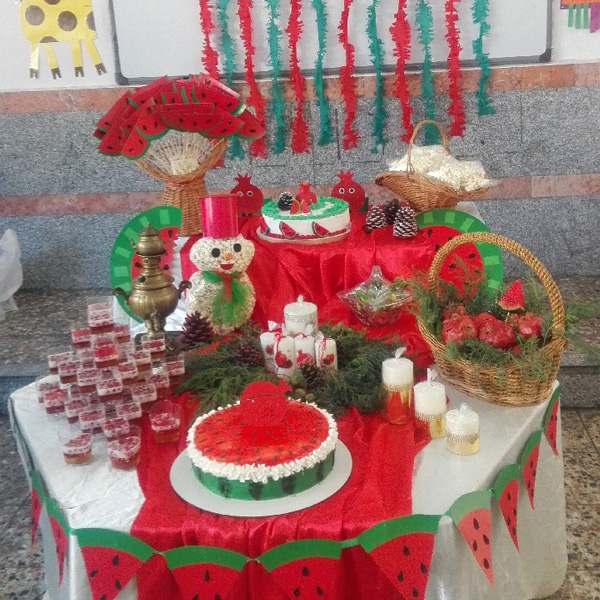 کیک شب یلدا برای مدرسه  ژله شب یلدا برای مدرسه جشن شب یلدا کلاس اول پفیلا تزیین شب یلدا برای مدرسه عکس شب یلدا برای دانش اموزان نمایش شب یلدا در مدرسه تم شب یلدا برای کلاس اول شب یلدای دانش آموزان