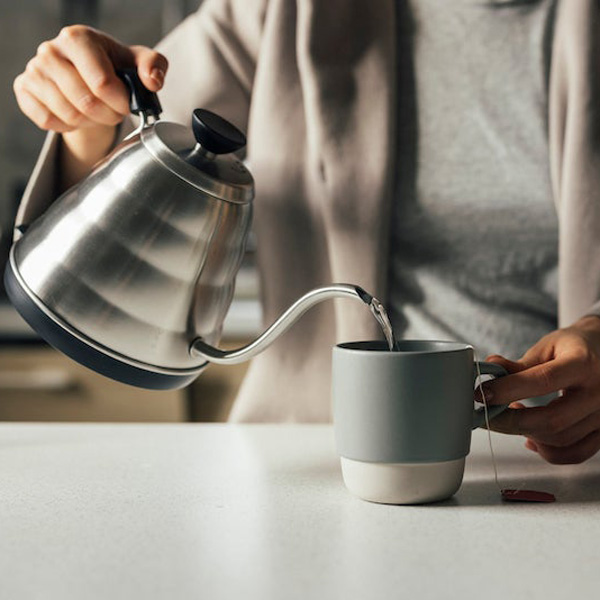 چگونه رسوب کتری را بگیریم از بین بردن رسوب ضخیم کتری نی نی سایت نمک برای رسوب کتری چگونه رسوب کتری را از بین ببریم از بین بردن رسوب کتری با آبلیمو از بین بردن رسوب ضخیم کتری روحی از بین بردن رسوب کتری با جوش شیرین و سرکه