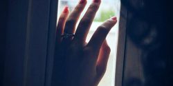 عکس دخترانه غمگین و سیاه سفید بدون متن + دختر غمگین عاشق