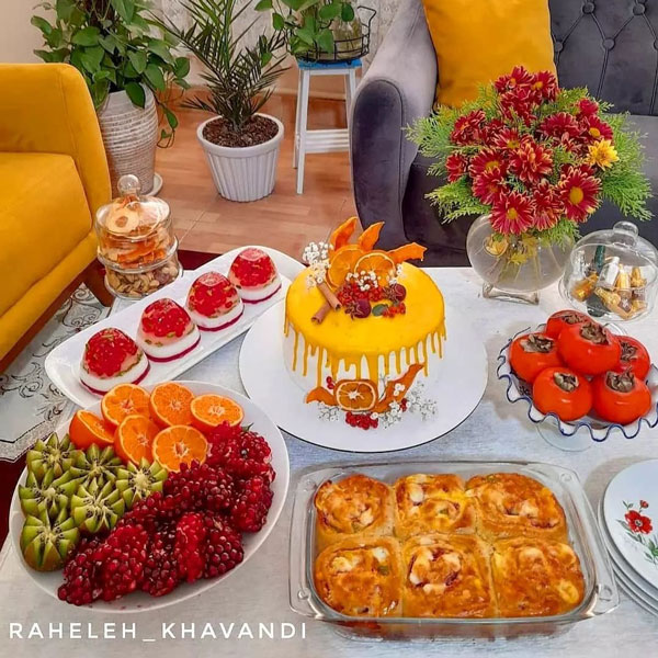 دیزاین شب یلدا ساده و شیک دیزاین شب یلدا برای عروس جدیدترین تزیینات شب یلدا تزیین سفره یلدا با برگ پاییزی سفره شب یلدا باکلاس سفره شب یلدا امسال