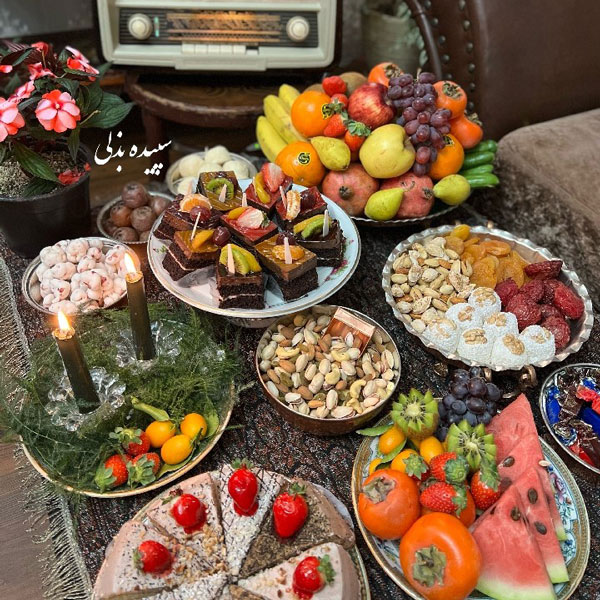 تزیین آجیل ساده و شیک تزیین آجیل در تنگ شیشه ای تزیین اجیل در منزل آموزش تزیین آجیل شب یلدا برای عروس تزیین آجیل با مقوا تزیین آجیل با تور