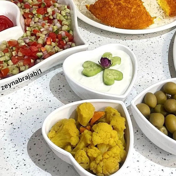 تزیین ماست برای مهمانی تزیین ماست در کاسه های کوچک تزیین ماست با نعناع تزیین ماست با گردو تزیین ماست با زعفران  تزیین ماست برای عروس