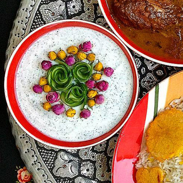 تزیین ماست برای مهمانی تزیین ماست در کاسه های کوچک تزیین ماست با نعناع تزیین ماست با گردو تزیین ماست با زعفران  تزیین ماست برای عروس