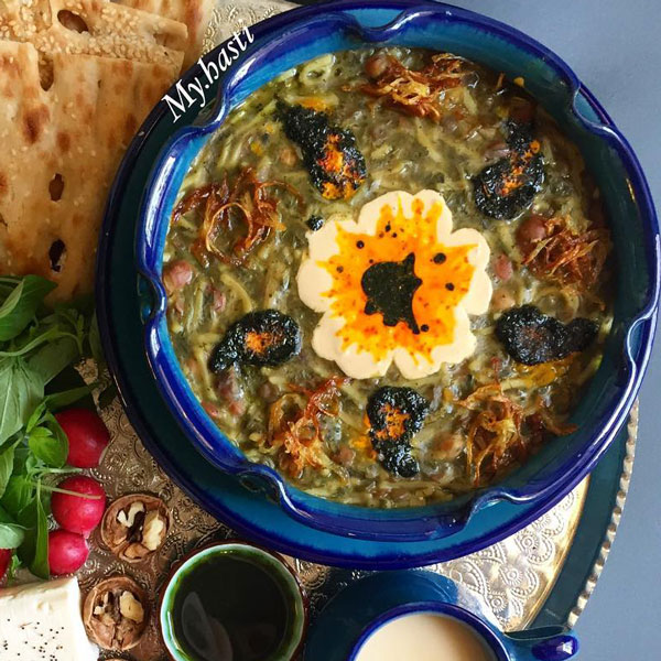 تزیین اش رشته در ظرف یکبار مصرف تزیین آش رشته با خلال دندان تزیین آش رشته با کشک و پیاز داغ عکس آش رشته تزیین شده تزیین آش رشته با شابلون آموزش تزیین آش رشته