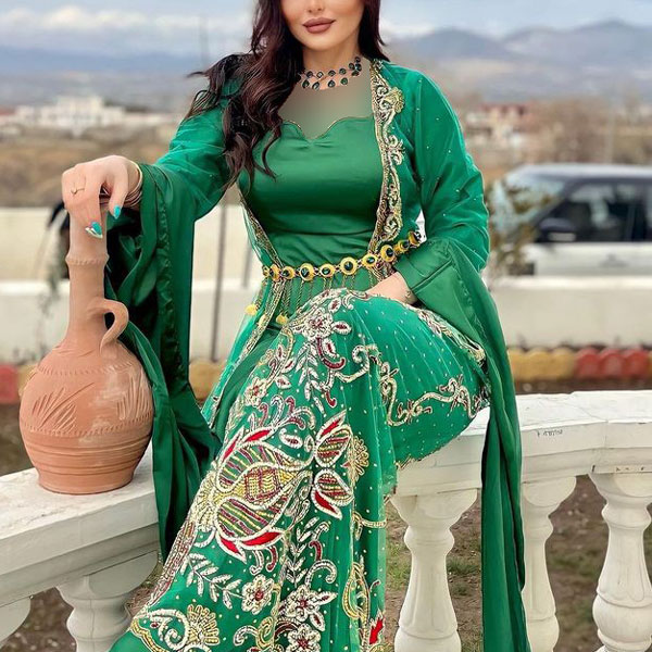 مدل لباس برای افراد لاغر و قد بلند مدل لباس برای افراد لاغر و قد کوتاه مدل لباس مجلسی دخترانه برای افراد لاغر و قد بلند لباس مجلسی برای افراد لاغر در اینستاگرام مدل لباس کردی جدید ارومیه مدل لباس کردی جدید پولکی