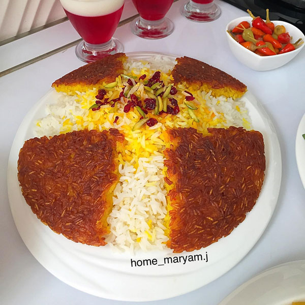 تزیین برنج ساده و زیبا تزیین پلو سفید تزیین برنج در دیس مستطیلی تزیین برنج با رنگ غذا تزیین برنج مجلسی تزیین برنج عروس