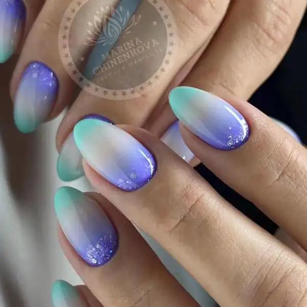 مدل ناخن آمبره آبی
