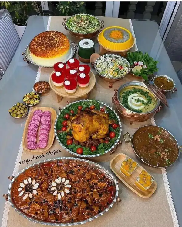 چیدمان میز شام شیک