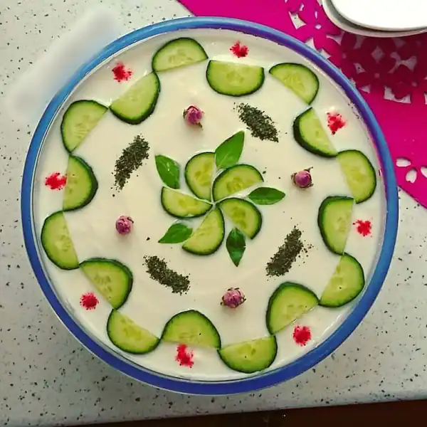 تزیین ماست و خیار مجلسی