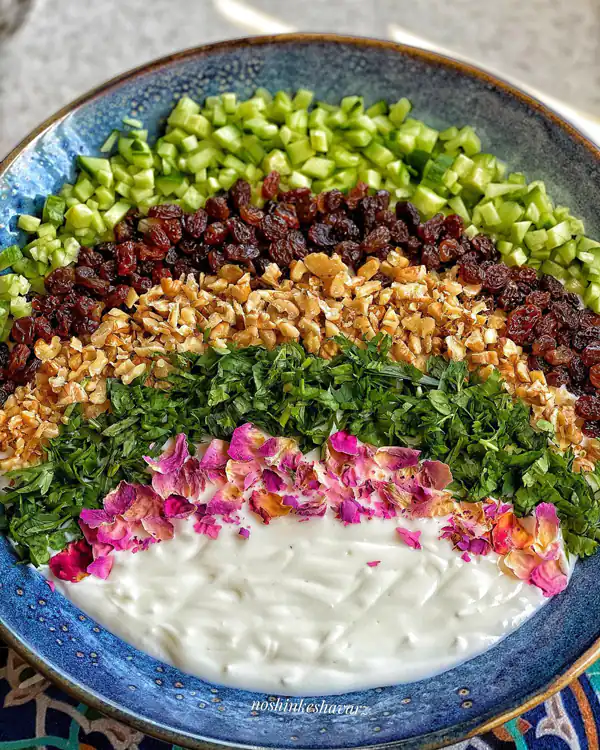 تزیین ماست و خیار مجلسی
