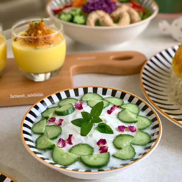 تزیین ماست و خیار مجلسی