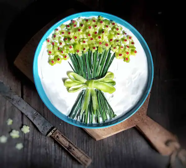 تزیین ماست و خیار مجلسی