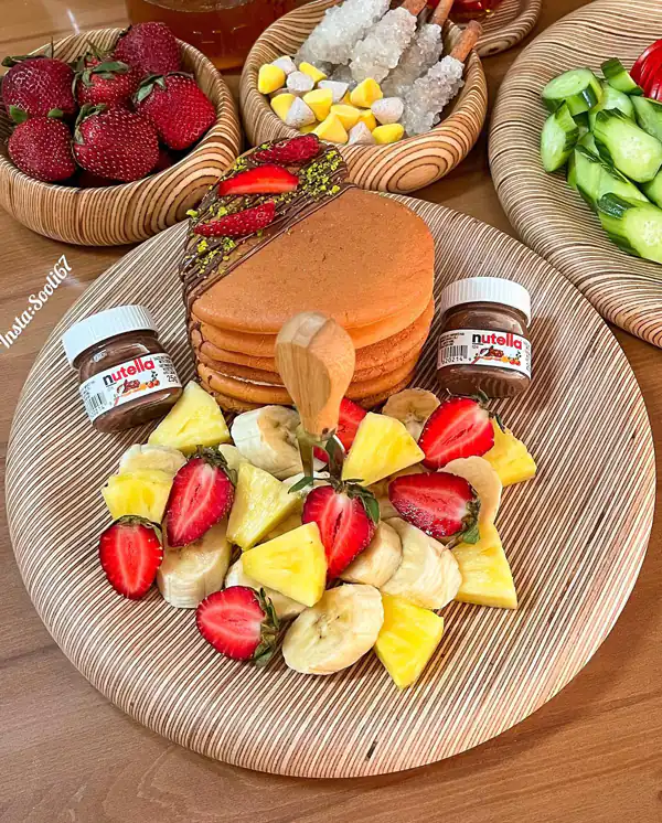 تزیین پنکیک با میوه