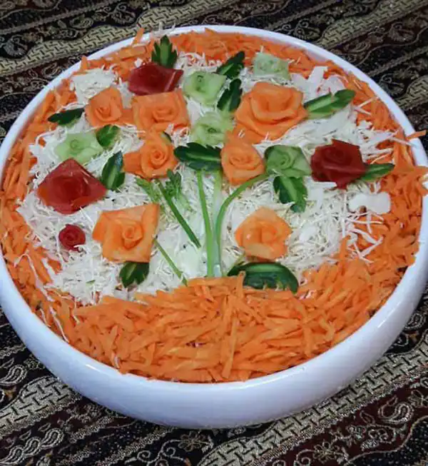 تزیین سالاد کلم و هویج