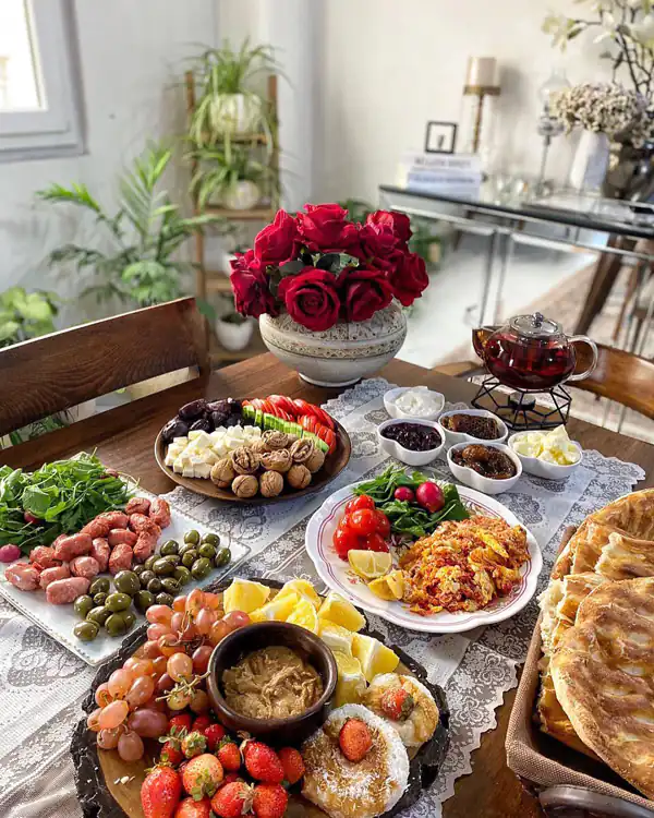 چیدمان میز صبحانه