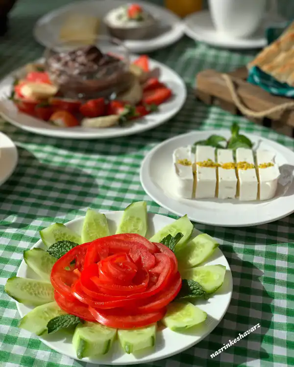 سفره آرایی با گوجه فرنگی