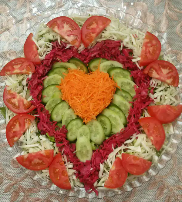 سفره آرایی با گوجه فرنگی