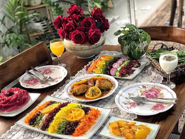 تزیین غذا با خلال پسته