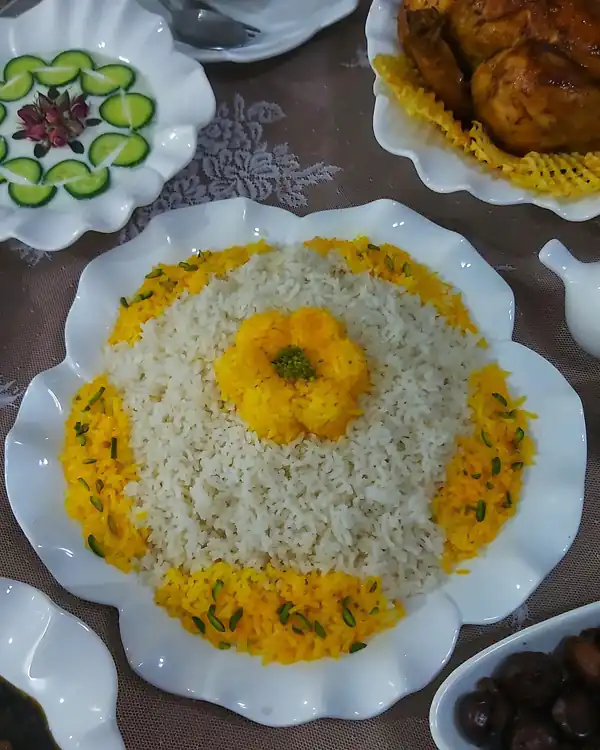 تزیین غذا با خلال پسته