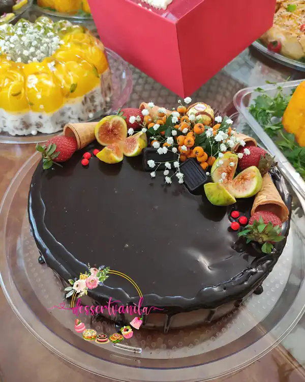 تزیین کیک با شکلات