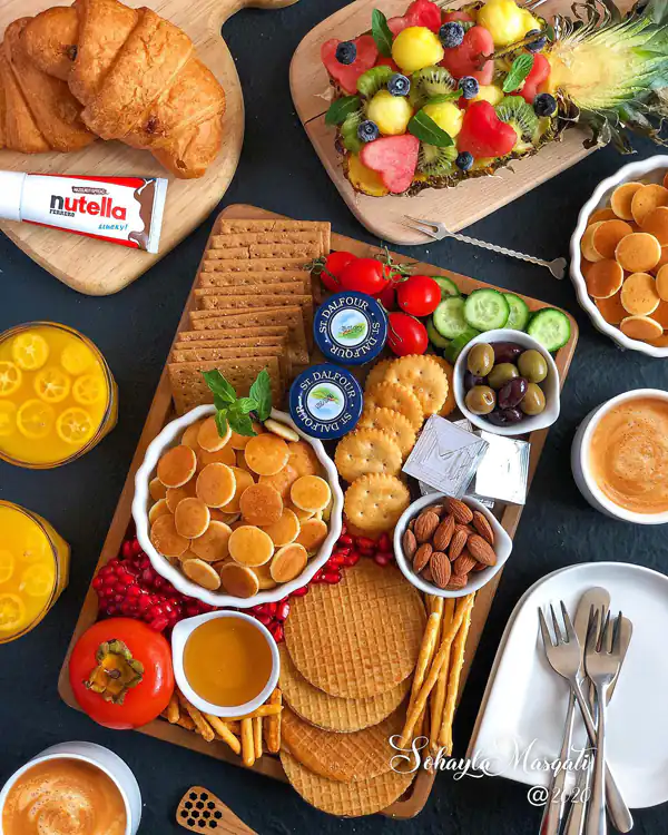 چیدمان میز صبحانه شیک