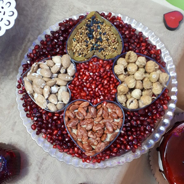تزیین میوه شب یلدا در سینی