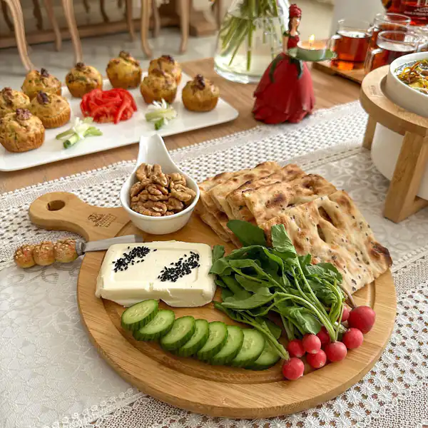 تزیین سبزی خوردن با تربچه
