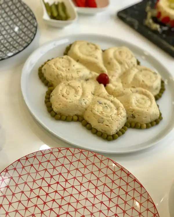 تزیین سالاد الویه آسان