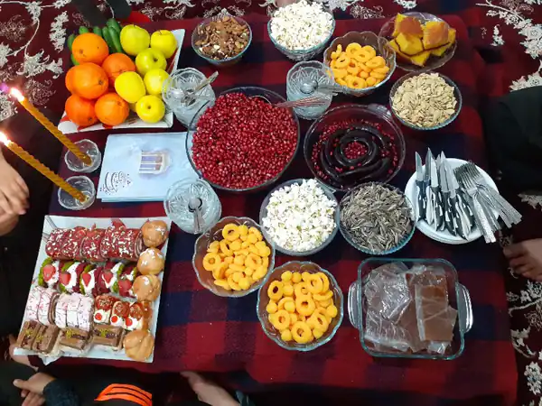 تزیین شب یلدایی ساده
