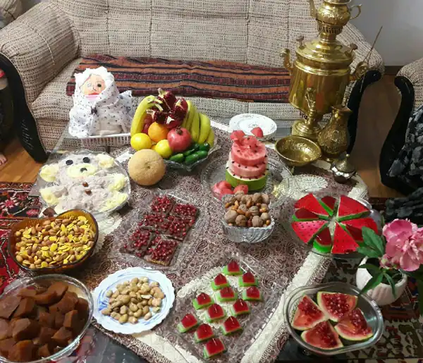 تزیین سفره شب یلدا لاکچری