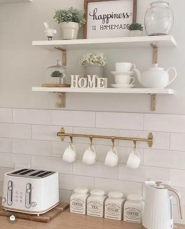 مدل چیدن وسایل روی کابینت