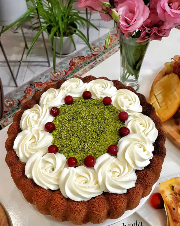 تزیین کیک با خامه کم