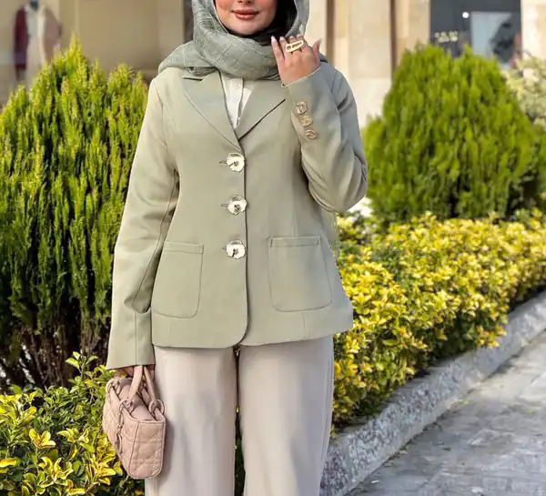 مدل مانتو ۱۴۰۴ دکمه دار