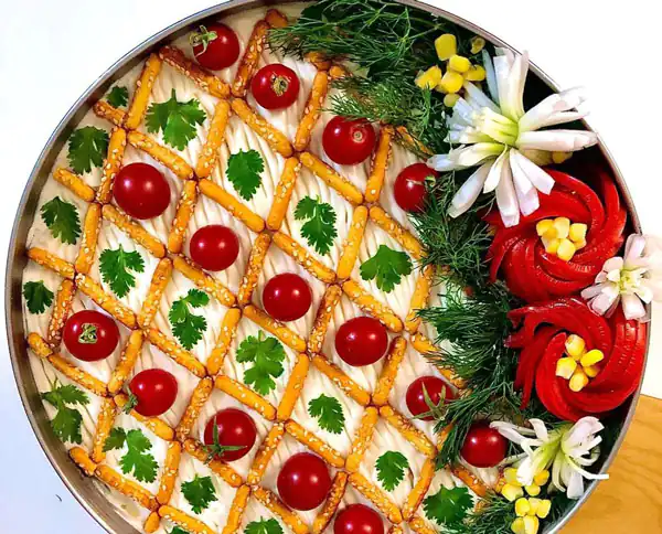 ایده تزیین سالاد الویه برای تولد