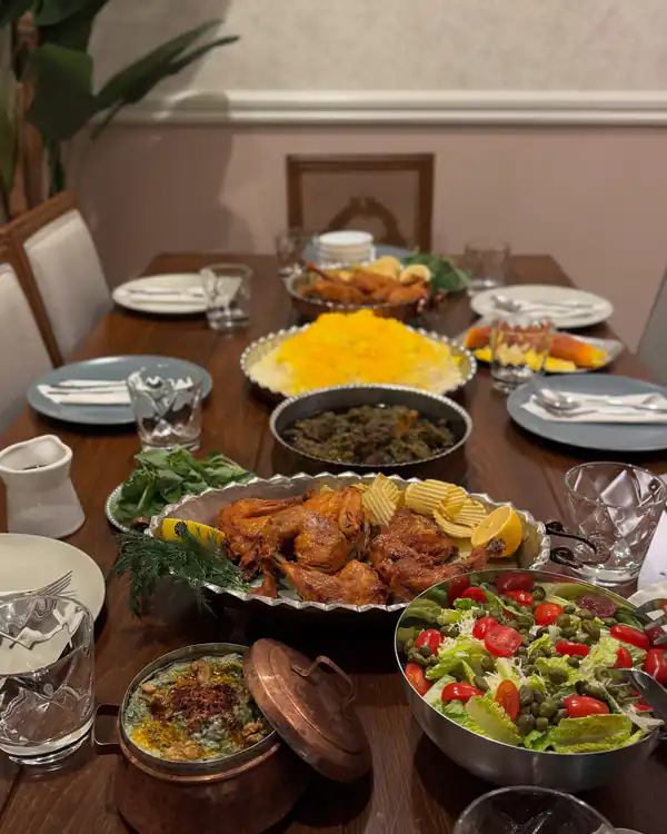 میز پذیرایی شام مهمان