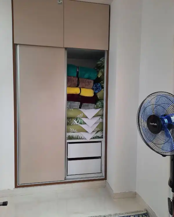 مدل چیدمان داخل کمد دیواری