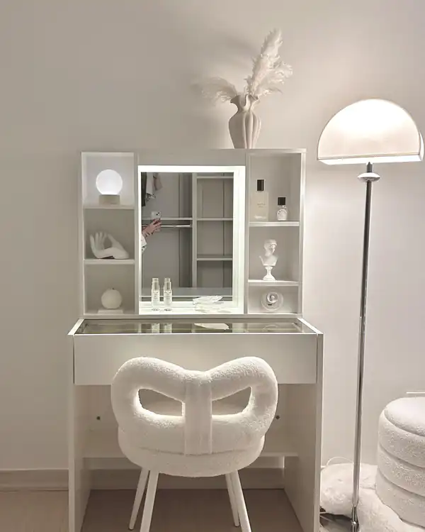 مدل میز آرایش چوبی کوچک