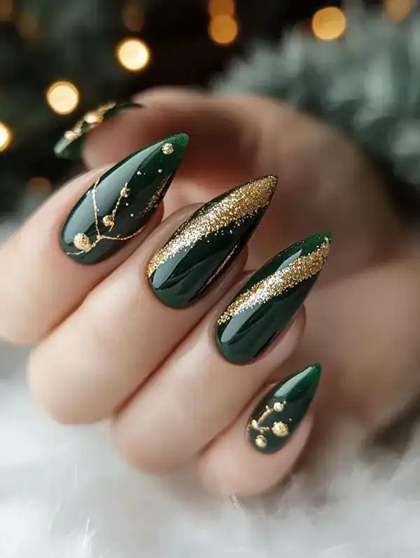 مدل ناخن سبز و طلایی