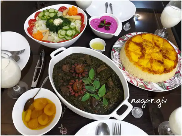تزیین خورشت قورمه سبزی مجلسی