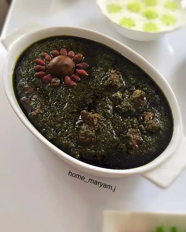 تزیین خورشت قورمه سبزی مجلسی
