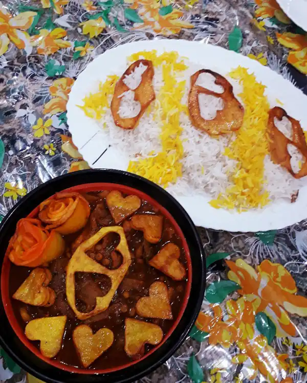 تزیین خورشت قیمه با برنج