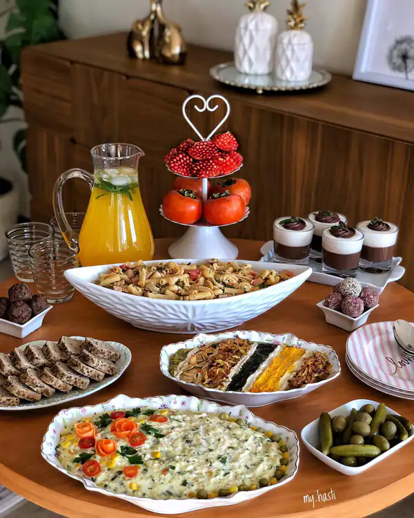 چیدن میز شام برای مهمان