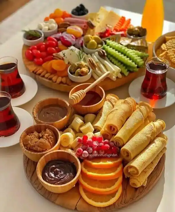 میز عصرانه مجلسی