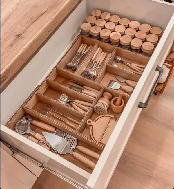 نظم دهی به کابینت ادویه