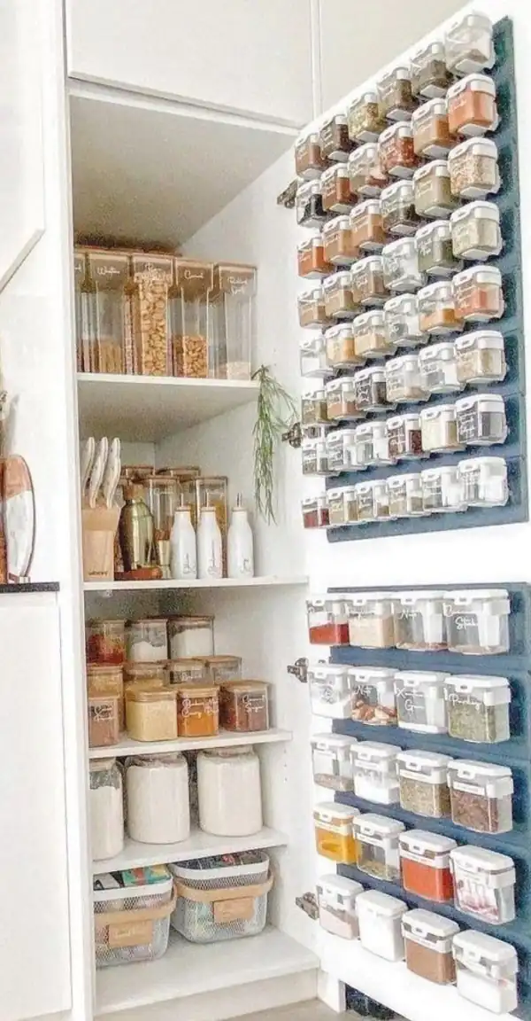 نظم دهی به کابینت ادویه